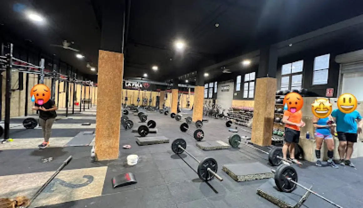 Imagen-de-CrossFit-La-Fira-en-Distrito-de-Sants-Montjuic-Barcelona Imagen-de-CrossFit-La-Fira-en-Distrito-de-Sants-Montjuic-Barcelona
