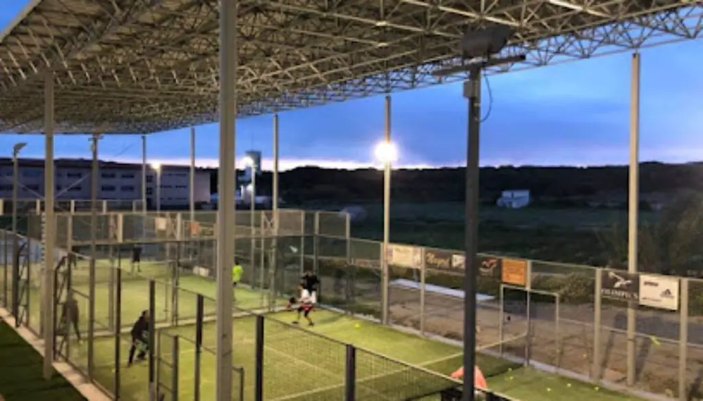 Imagen-de-Padel-Es-Castell-en-Estacion-de-Cartama-Malaga
