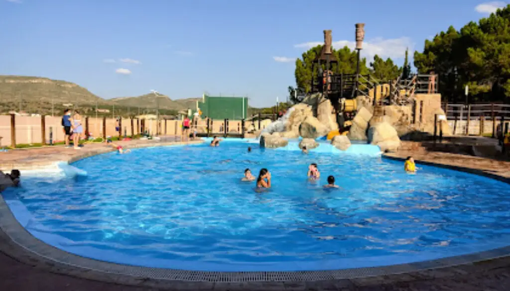 Imagen-de-Piscina-Publica-Municipal-de-Mora-de-Rubielos-en-Mora-de-Rubielos-Teruel