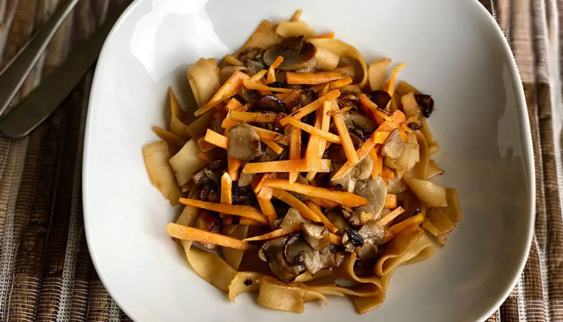 receta-fitness-espaguetis-con-champinones-y-zanahoria